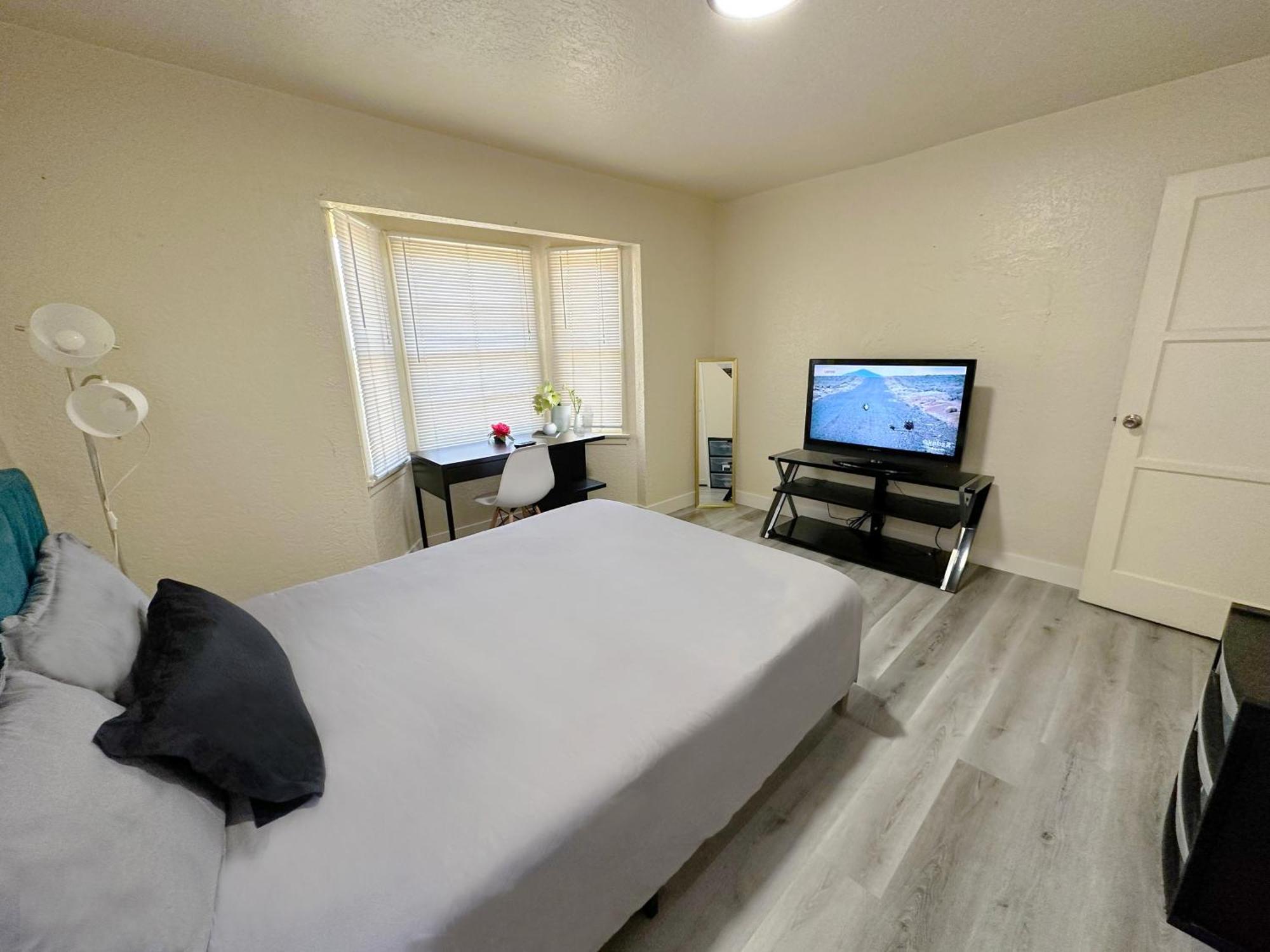 Entire Lovely 3-Bedroom Home W Yard, Parking Chula Vista Exterior photo