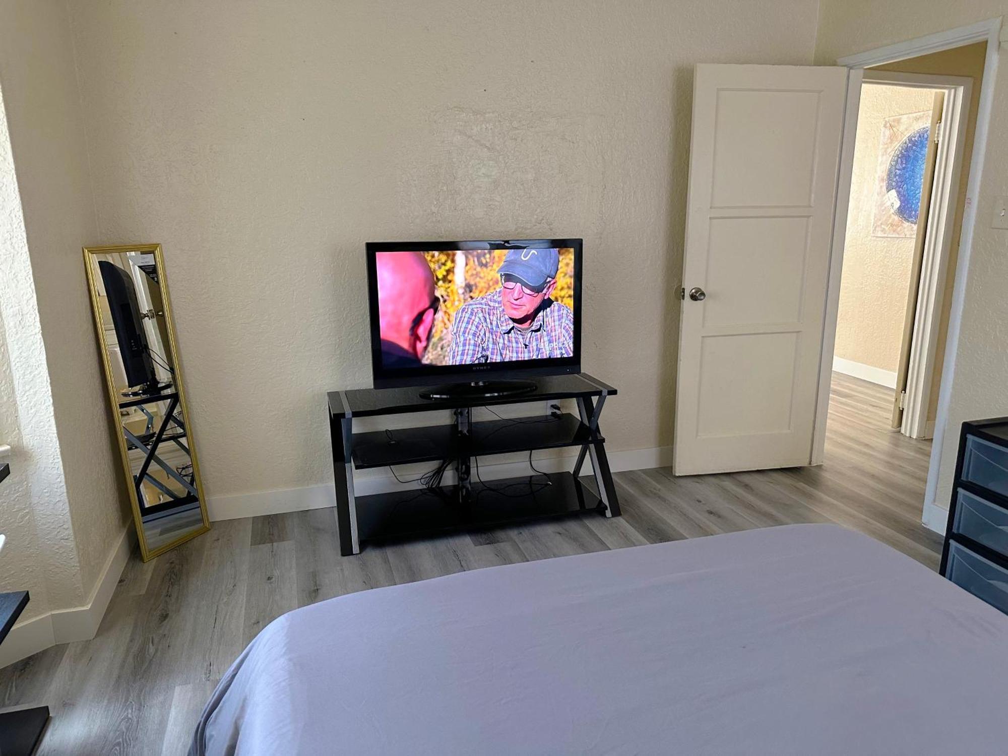 Entire Lovely 3-Bedroom Home W Yard, Parking Chula Vista Exterior photo